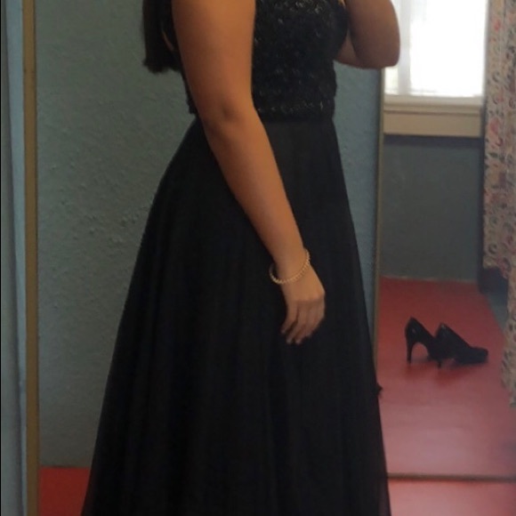 For sale worn once. Zipper broke is replaceable - Picture 2 of 5